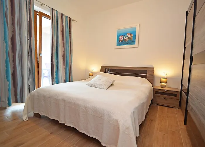 Kika-2 By Interhome * Ližnjan